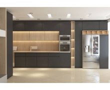 TỦ BẾP 44 - TỦ BẾP KỊCH TRẦN MELAMINE XÁM PHỐI VÂN GỖ