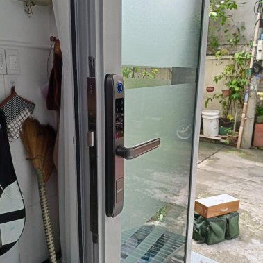 Khóa vân tay chống nước cửa nhôm xingfa, cửa sắt DEMAX EL101 SV