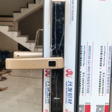 Khóa cửa nhôm xingfa chống nước Demax EL688 CG Wifi App