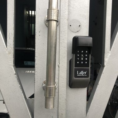 Khoá cổng vân tay ngoài trời Laffer A10