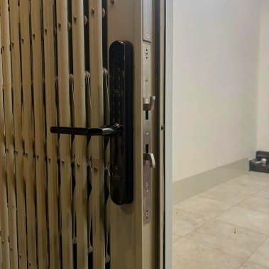 Khoá vân tay cửa nhôm, cửa đố nhỏ Laffer XF19