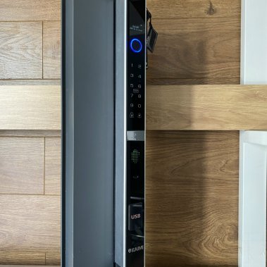 Khóa thông minh tự động cho cửa nhôm xingfa Kaimi CN112 màu bạc