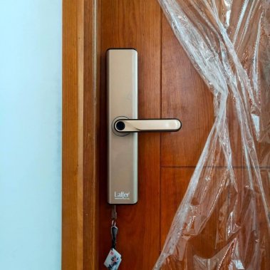 Khoá vân tay Laffer LC08 cho cửa gỗ