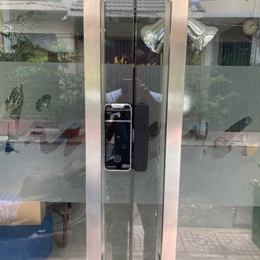 Khoá vân tay cho kính cường lực Laffer G05