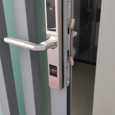 Khoá vân tay cửa nhôm, cửa đố nhỏ Laffer XF18