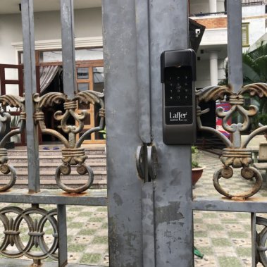Khoá cổng vân tay ngoài trời Laffer A10