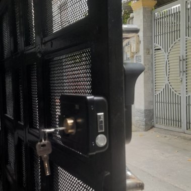 Khoá cửa cổng chống nước DEMAX SL603WP-APP WIFI