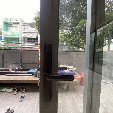 Khóa vân tay chống nước cửa nhôm xingfa, cửa sắt DEMAX EL101 BL