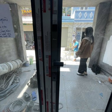 Khóa cửa nhôm xingfa nhận diện khuôn mặt Face ID 3D Demax EL902 GS REMOTE (Xám Ánh Sao)