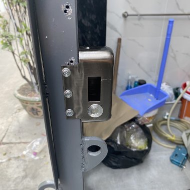 Khoá cửa cổng chống nước HUBERT HB CC68 GRAY