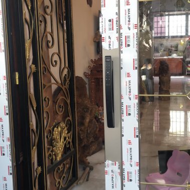 Khóa cửa nhôm xingfa nhận diện khuôn mặt Face ID 3D Demax EL902 BL APP WIFI (Màu đen)