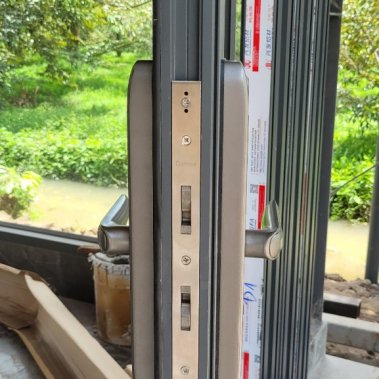 Khóa vân tay chống nước cửa nhôm xingfa, cửa sắt DEMAX EL101 SV