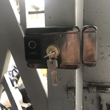 Khoá cổng vân tay ngoài trời Laffer A10
