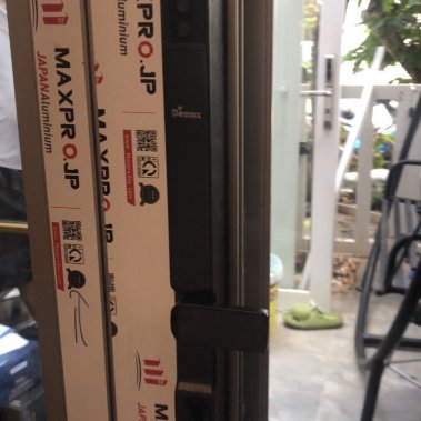 Khóa cửa nhôm xingfa nhận diện khuôn mặt Face ID 3D Demax EL902 BL APP WIFI (Màu đen)