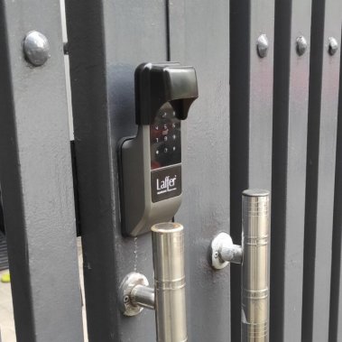 Khoá cổng vân tay ngoài trời Laffer A10