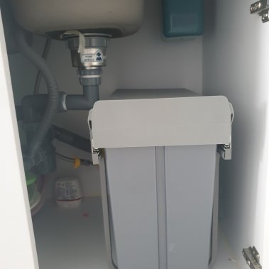 THÙNG RÁC GẮN CÁNH ÂM TỦ BL300 – EUROGOLD