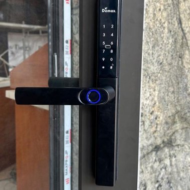 Khóa thông minh chống nước Demax EL599 LUX BL