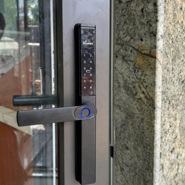 Khóa thông minh chống nước Demax EL599 LUX BL