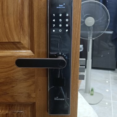 KHÓA VÂN TAY THÔNG MINH DEMAX EL638 RM