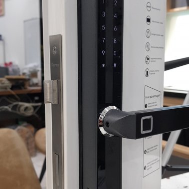 Khóa thông minh DEMAX SL103 cho cửa nhôm, cửa sắt, inox, xingfa, cửa nhựa