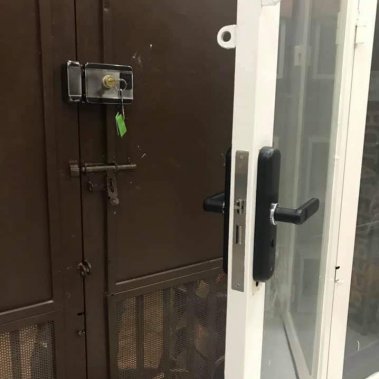 Khóa vân tay cửa cổng Kassler KL-579 BL APP