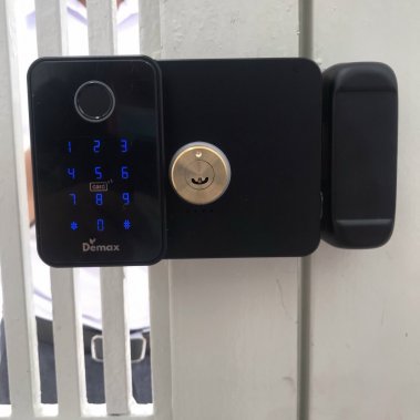 Khoá cửa cổng chống nước DEMAX SL602WP-APP