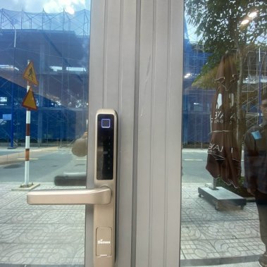 Khóa cửa nhôm xingfa chống nước Demax EL606 AG App Wifi