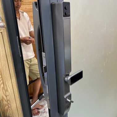 Khóa vân tay cửa nhôm Kassler KL-599 Pro App Wifi