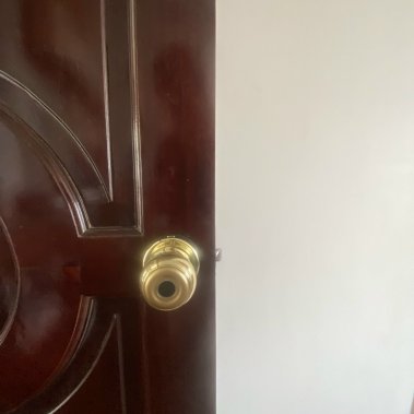 Khóa vân tay cửa phòng DEMAX SL106 YL