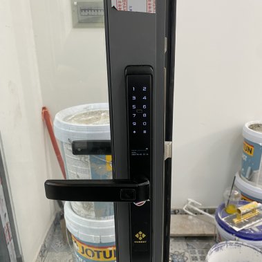 Khóa vân tay chống nước cửa nhôm xingfa, cửa sắt HUBERT HB CN77 BLACK