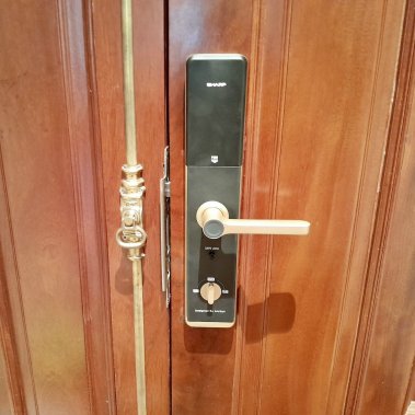 KHOÁ VÂN TAY THÔNG MINH SHARP A1-B VÀNG (GOLD)