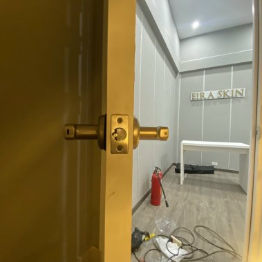 Khóa vân tay cửa phòng DEMAX SL108 SV