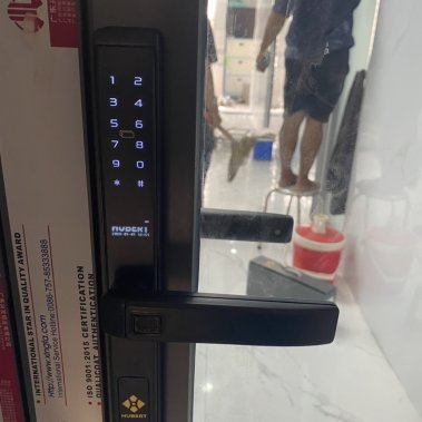 Khóa vân tay chống nước cửa nhôm xingfa, cửa sắt HUBERT HB CN77 BLACK