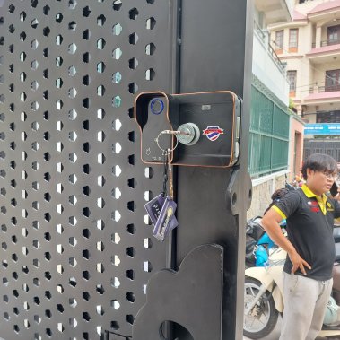 Khoá vân tay cửa cổng chống nước Hubert HB CC I3 EU