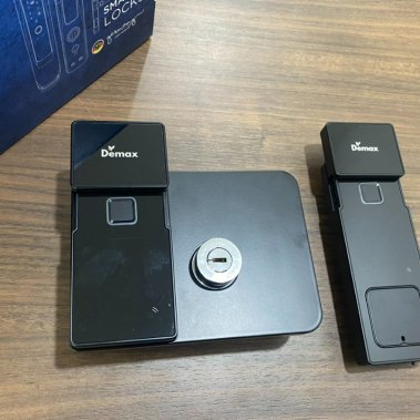 Khoá vân tay cửa cổng chống nước DEMAX SL608 GB APP