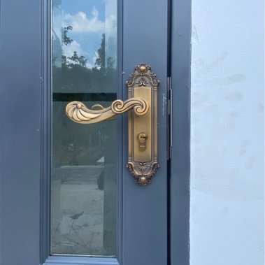 Khóa cửa chính Demax CLK305