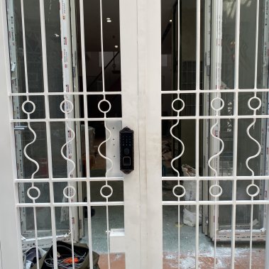 Khoá vân tay cửa cổng chống nước Hubert HB CC I3 EU