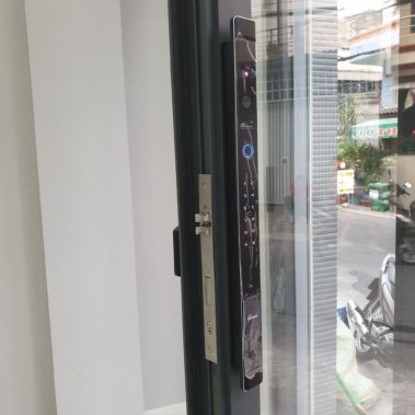 Khóa thông minh nhận diện khuôn mặt Face ID cho cửa nhôm sắt DEMAX EL906 BL CNC APP WIFI - chống nướ
