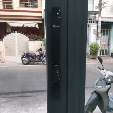 Khóa thông minh nhận diện khuôn mặt Face ID cho cửa nhôm sắt DEMAX EL906 BL CNC APP WIFI - chống nướ
