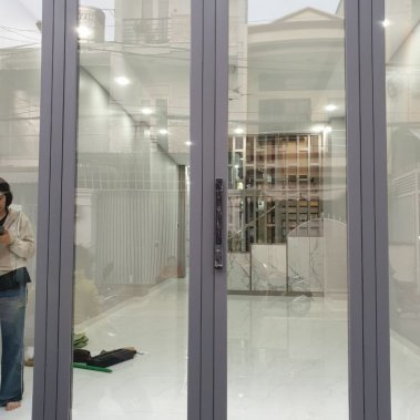 Khóa thông minh nhận diện khuôn mặt Face ID cho cửa nhôm sắt DEMAX EL906 BL CNC APP WIFI - chống nướ