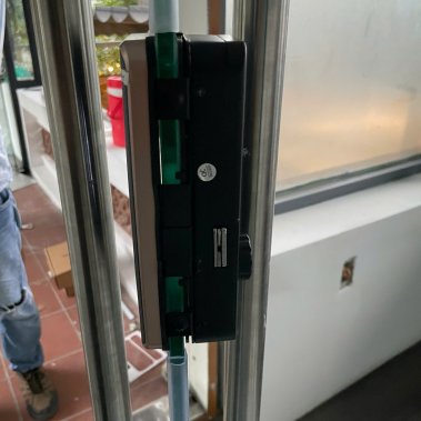 KHÓA ĐIỆN TỬ KÍNH HUBERT HB CK68 BLACK