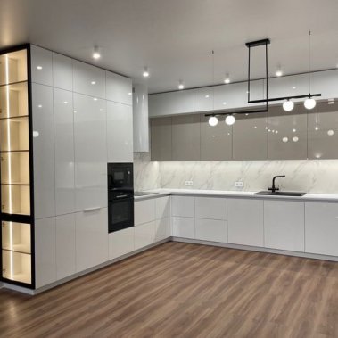 TỦ BẾP 38 - TỦ BẾP KỊCH TRẦN ACRYLIC TRẮNG PHỐI XÁM