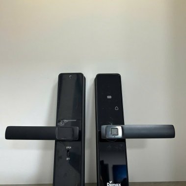 Khoá cửa gỗ thông minh Demax SL - C320 BL App wifi của Đức