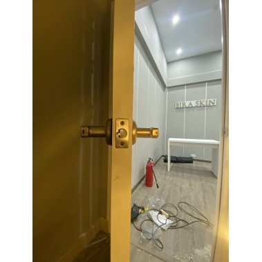 Khóa vân tay cửa phòng DEMAX SL108 SV