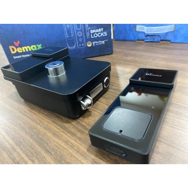 Khoá vân tay cửa cổng chống nước DEMAX SL608 GB APP